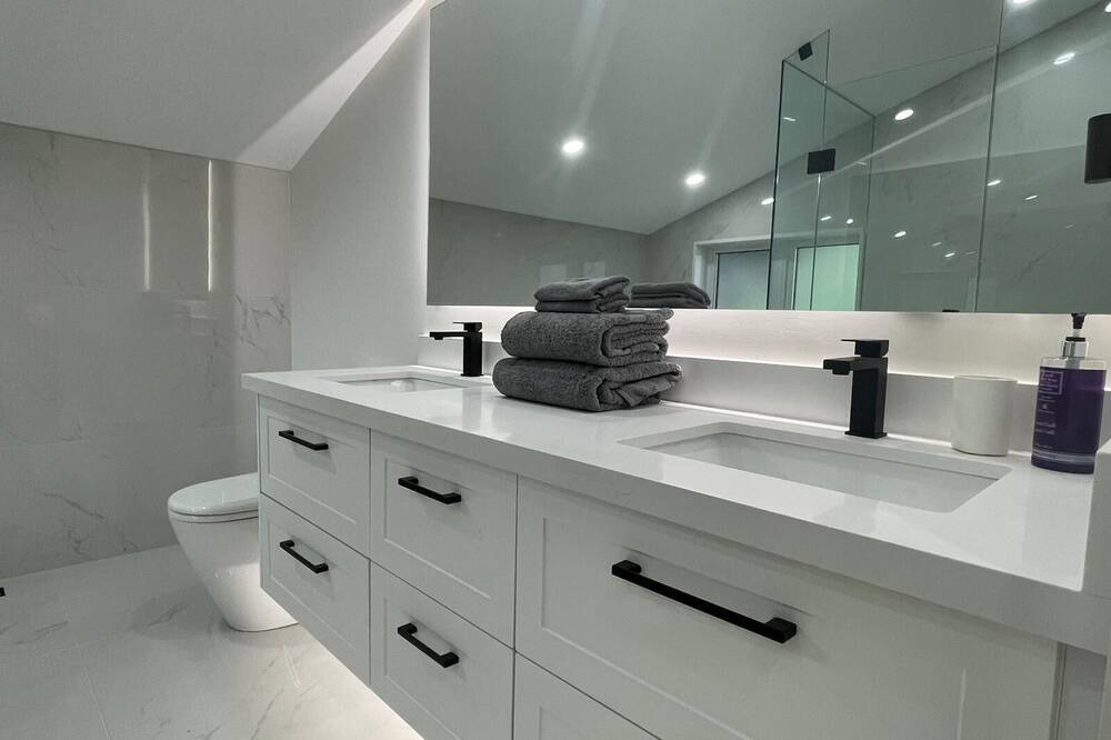 Photo of Bathroom in Birch Cliff