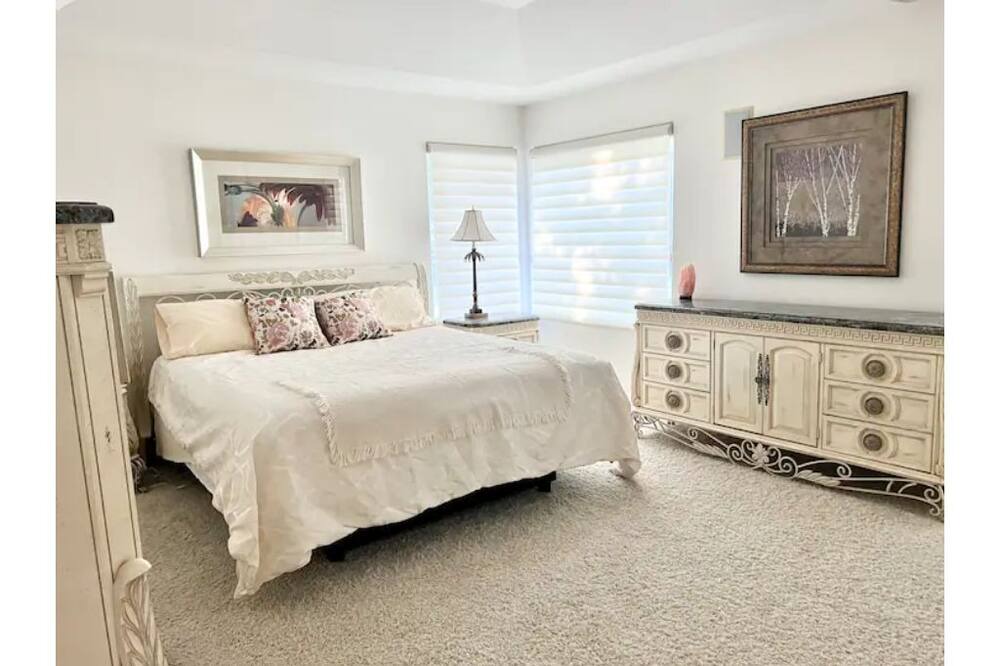 Photo of Bedroom in New York Mills