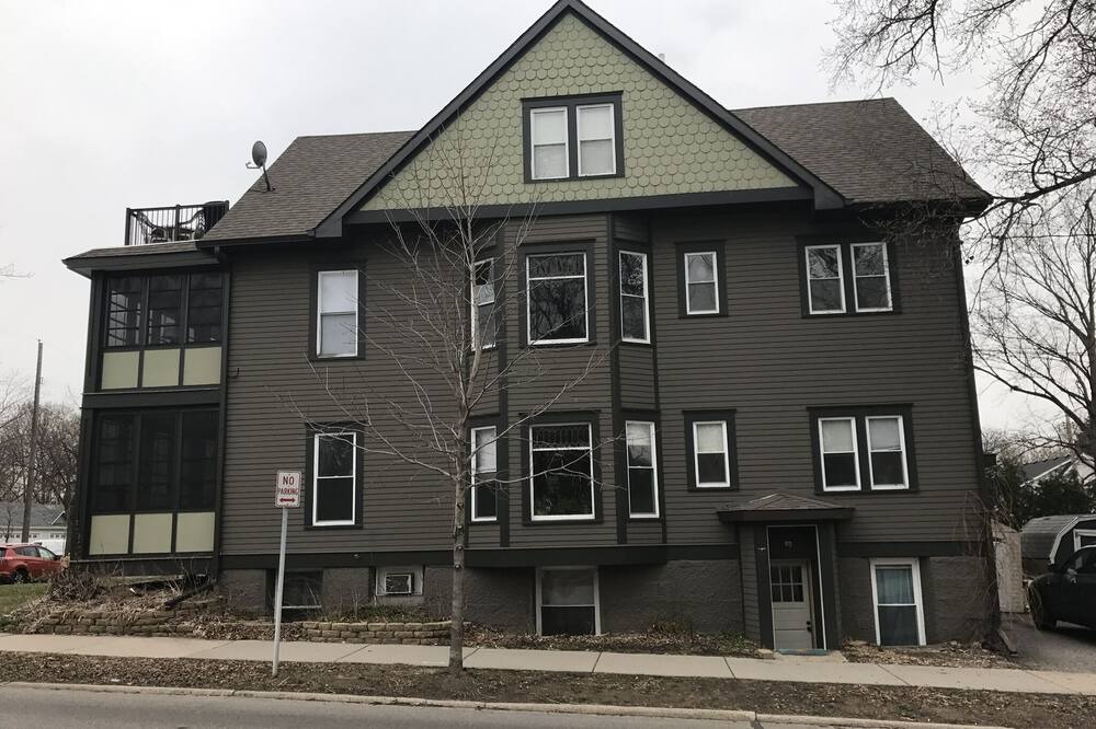 Photo of Outdoor in Linden Hills