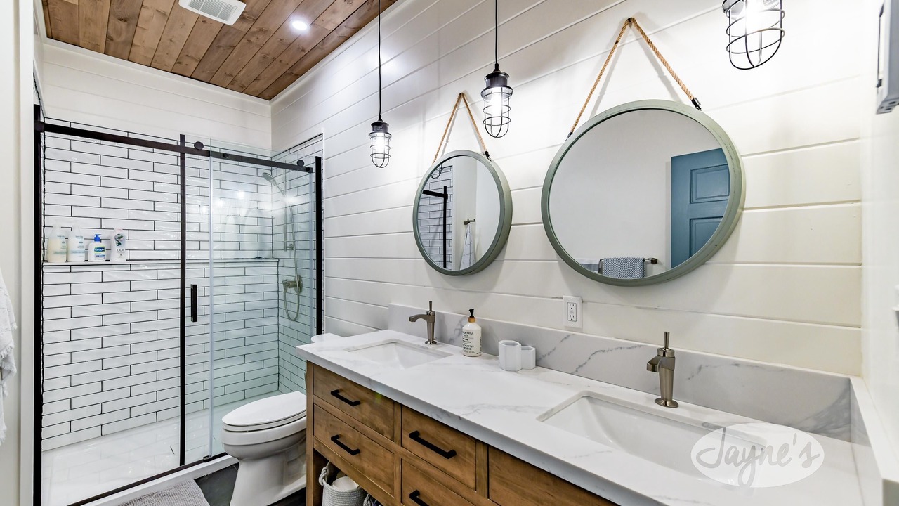 Photo of Bathroom in Muskoka Lakes