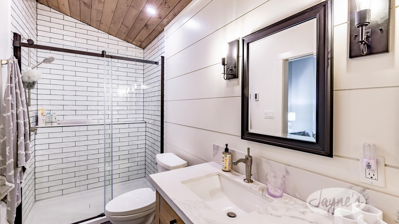 Photo of Bathroom in Muskoka Lakes