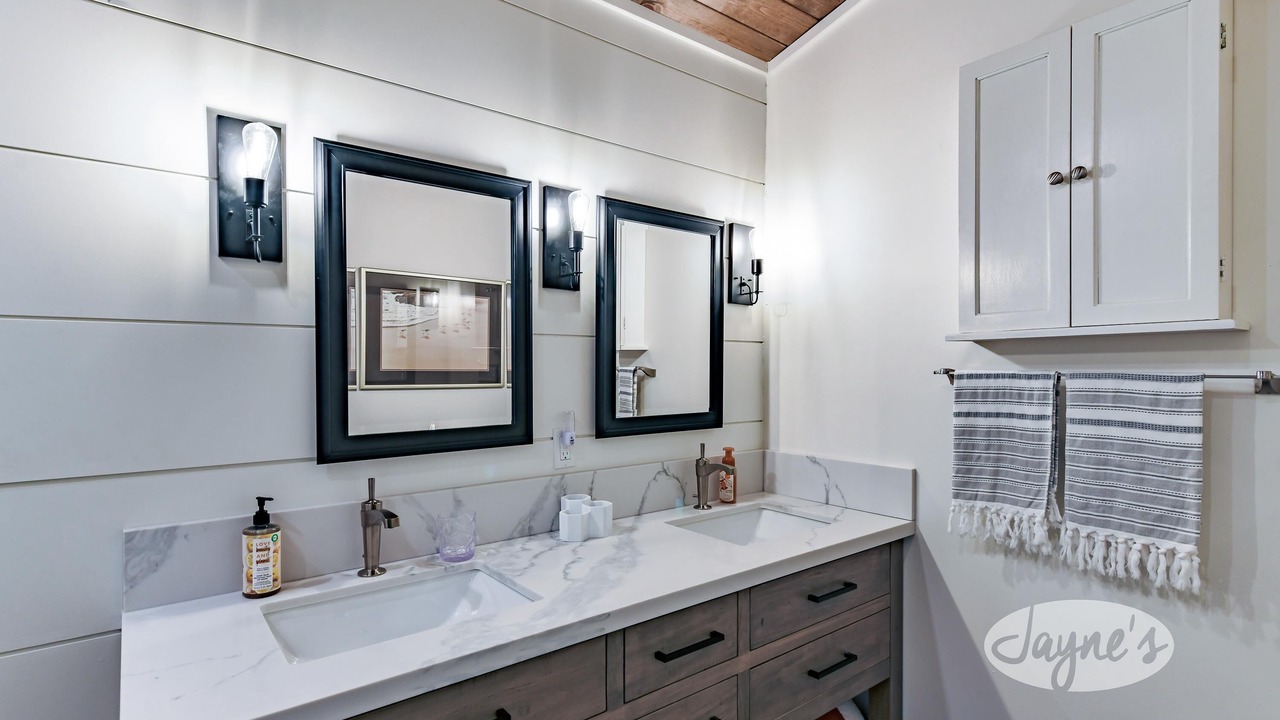 Photo of Bathroom in Muskoka Lakes