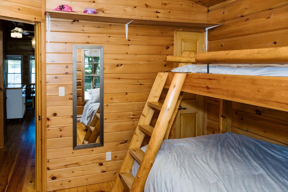 Photo of Bedroom in Haliburton