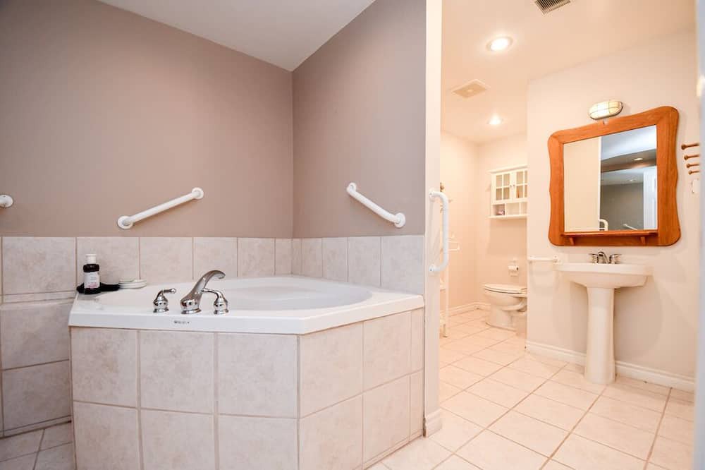 Photo of Bathroom in Selwyn