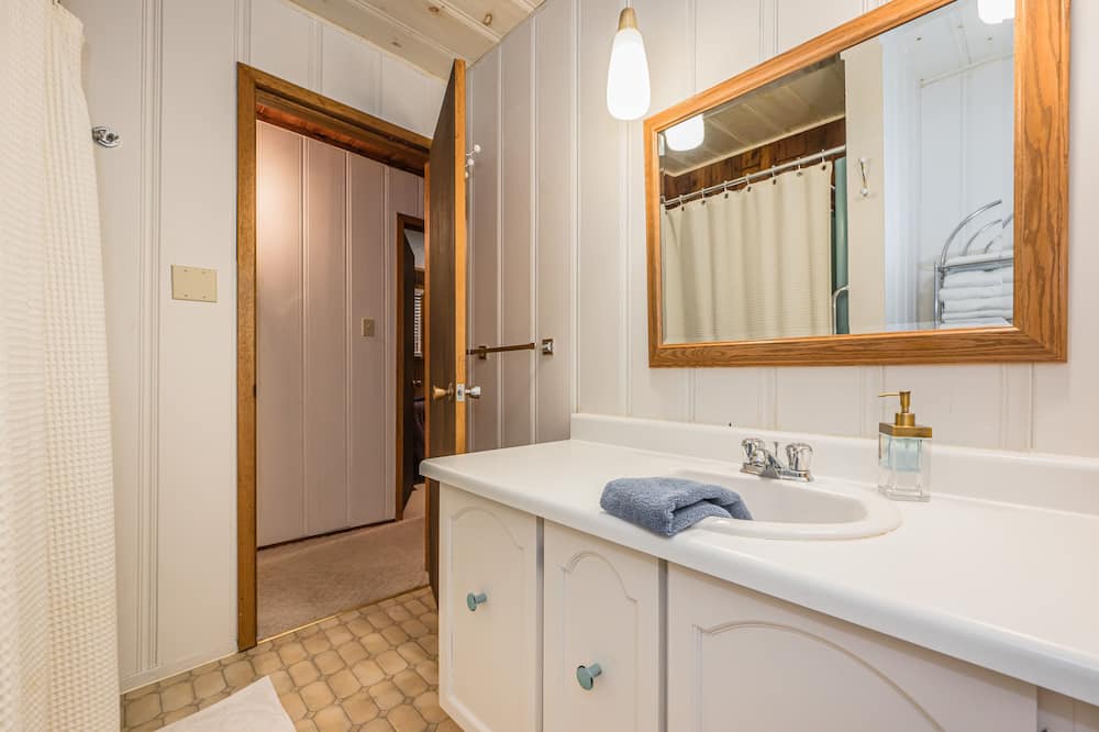 Photo of Bathroom in Northern Bruce Peninsula