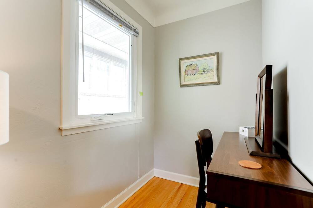 Photo of Bedroom in Merriam Park