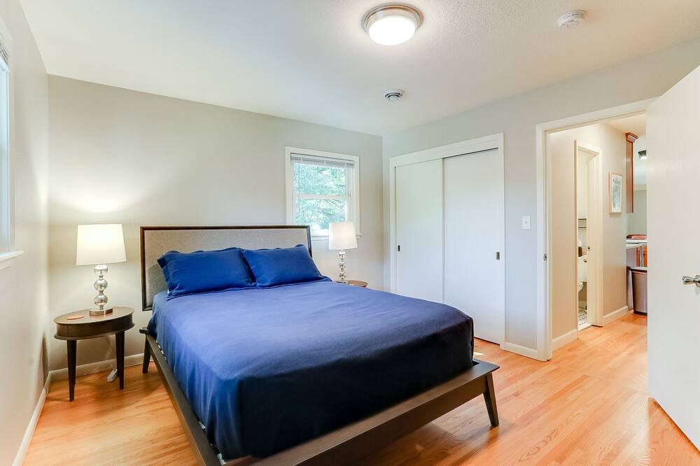 Photo of Bedroom in Merriam Park