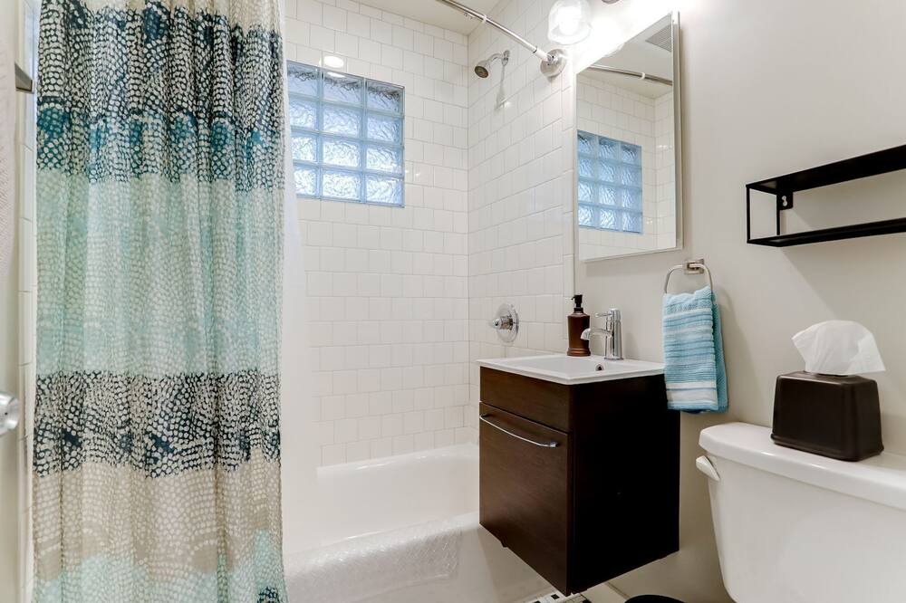 Photo of Bathroom in Merriam Park