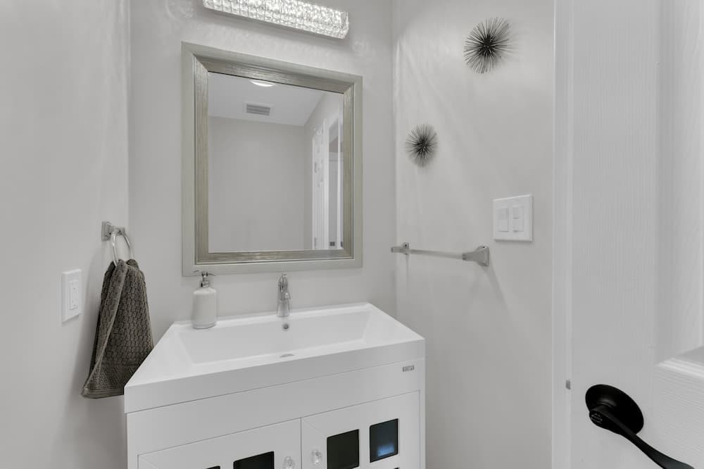 Photo of Bathroom in Scugog