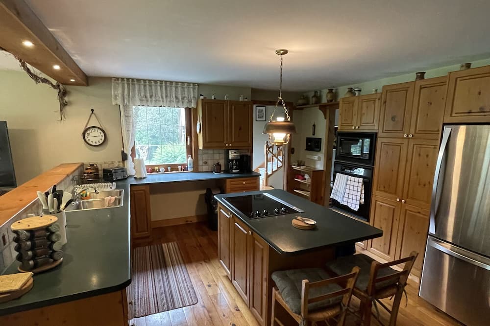 Photo of Kitchen in Caledon