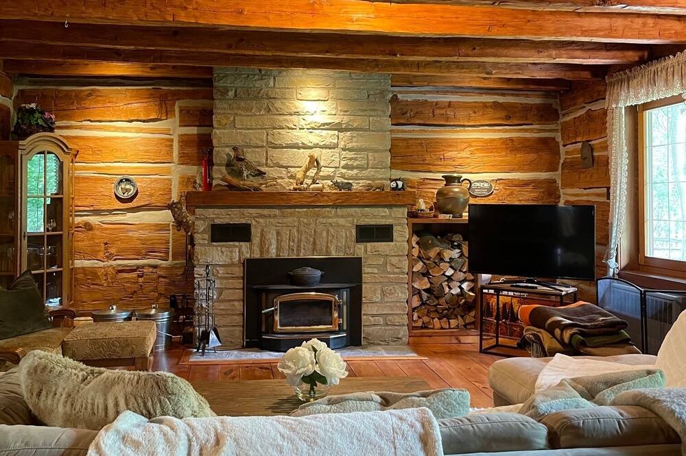 Photo of Livingroom in Caledon