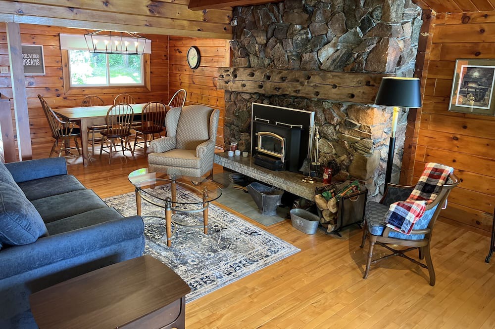 Photo of Livingroom in Douro-Dummer