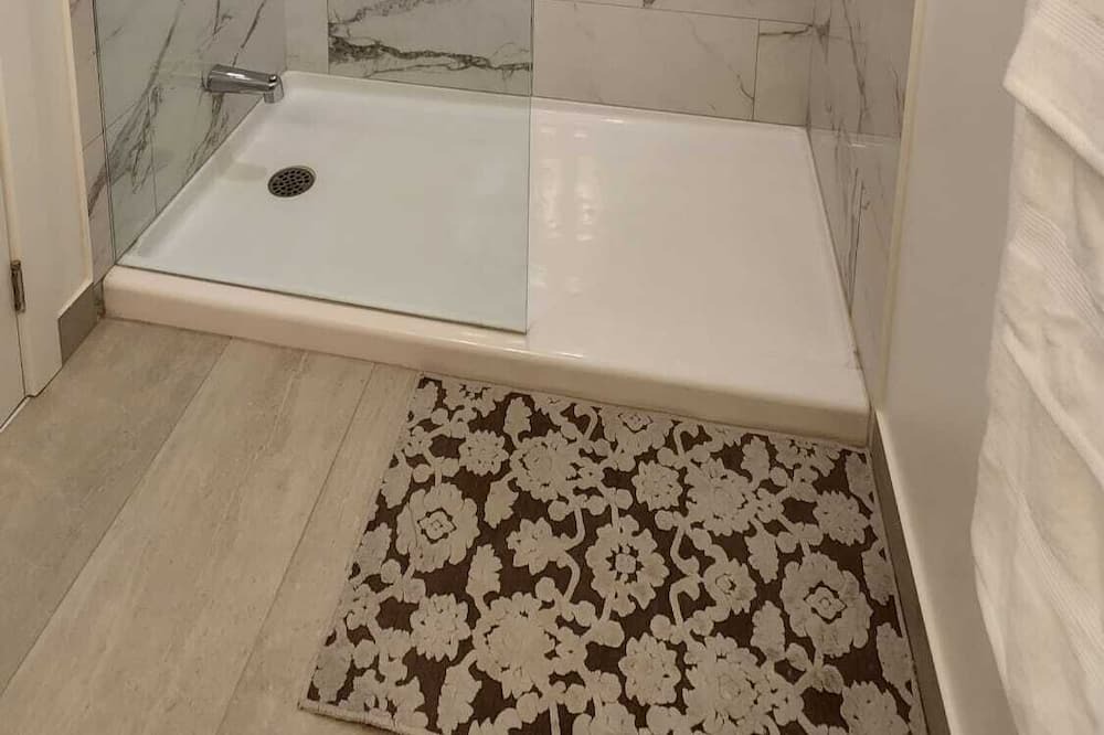Photo of Bathroom in Henry Farm