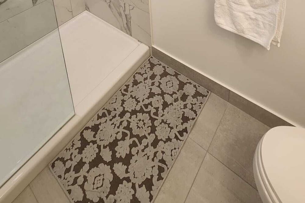 Photo of Bathroom in Henry Farm