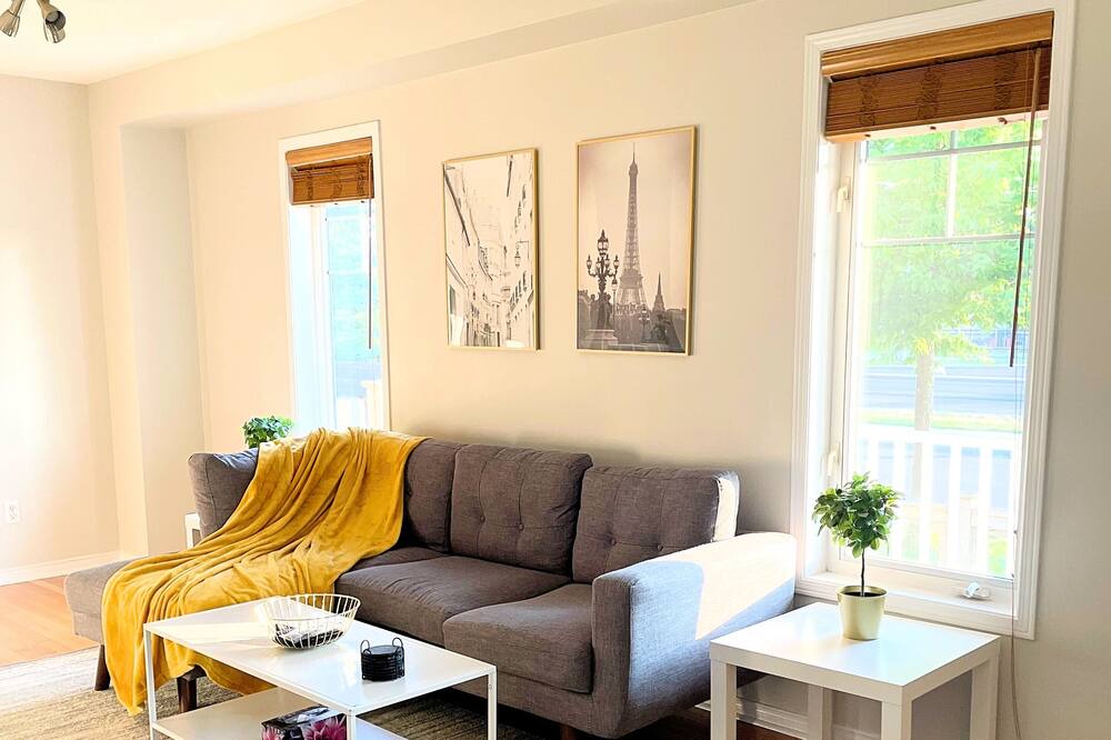 Photo of Livingroom in Whitby