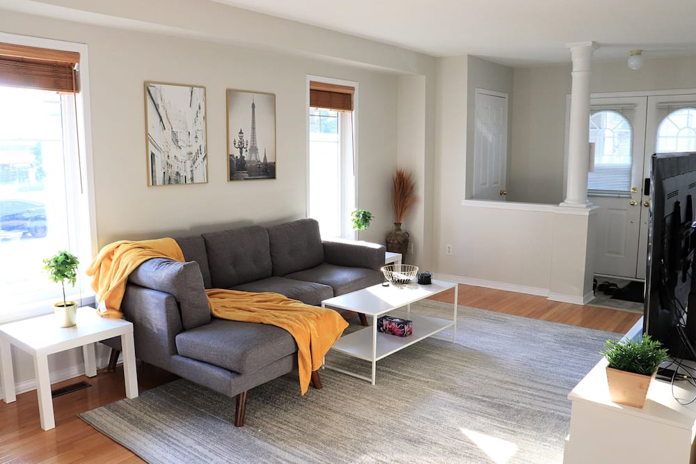 Photo of Livingroom in Whitby