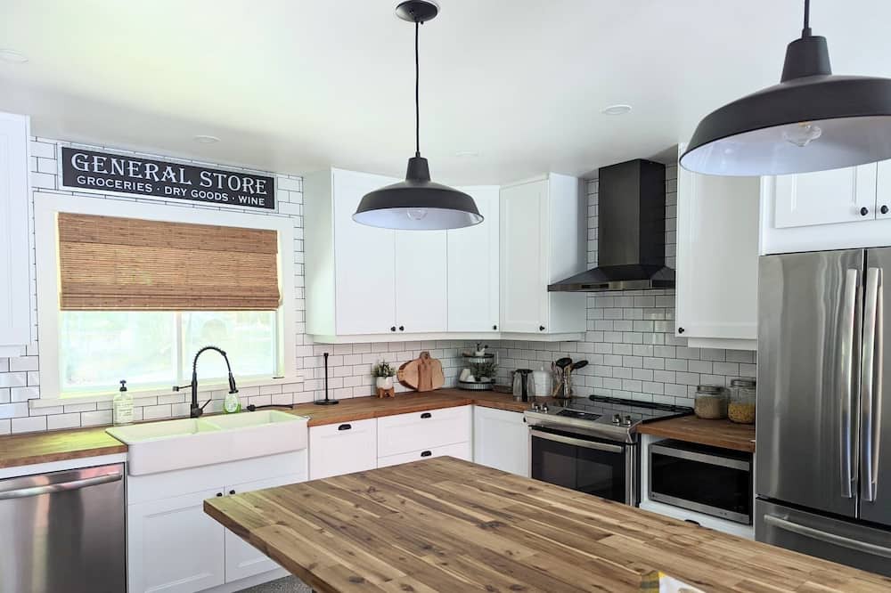 Photo of Kitchen in Marmora and Lake