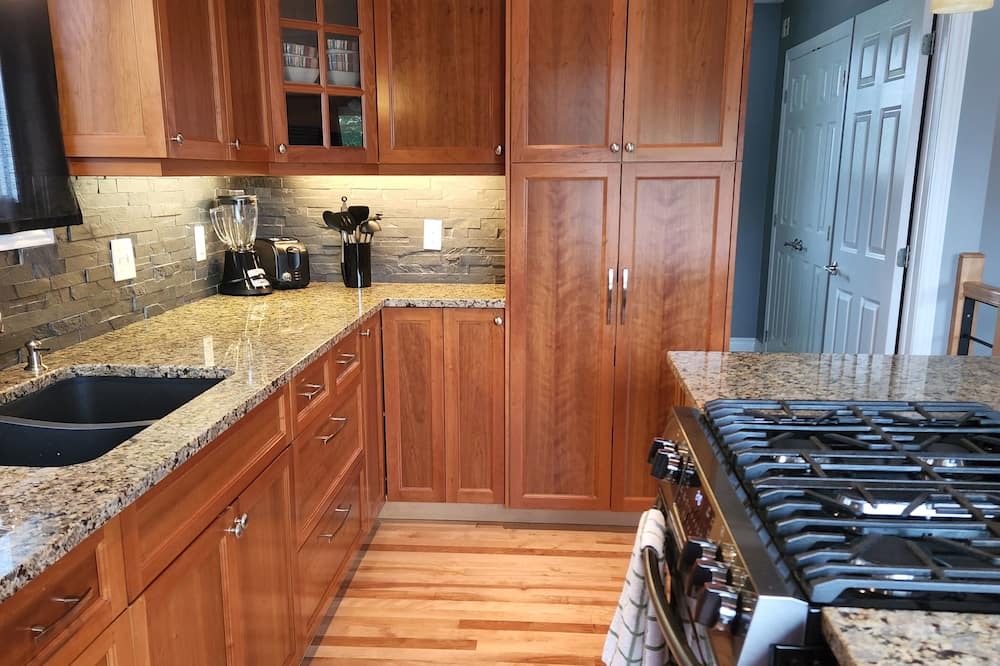 Photo of Kitchen in Front of Yonge