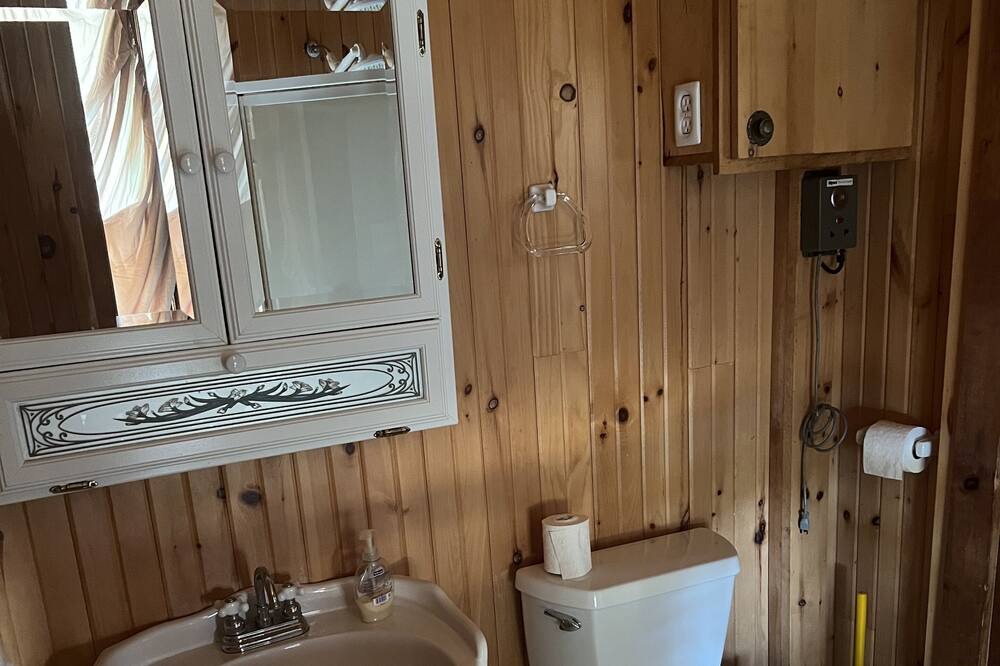 Photo of Bathroom in Leeds and the Thousand Islands