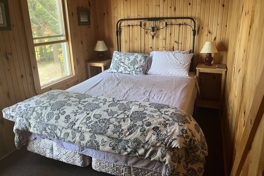 Photo of Bedroom in Leeds and the Thousand Islands