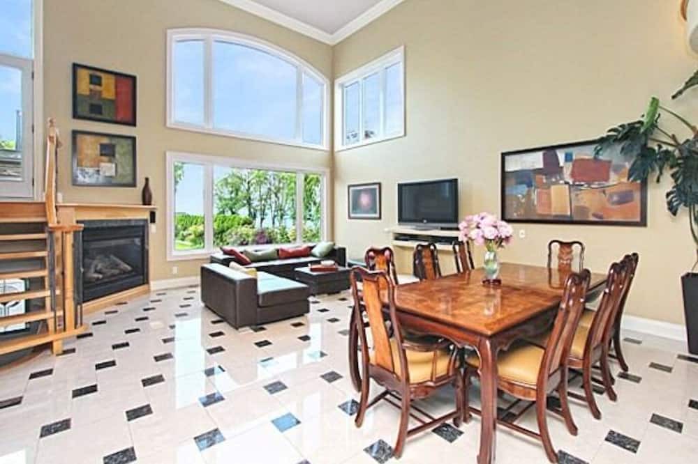 Photo of Livingroom in Grimsby