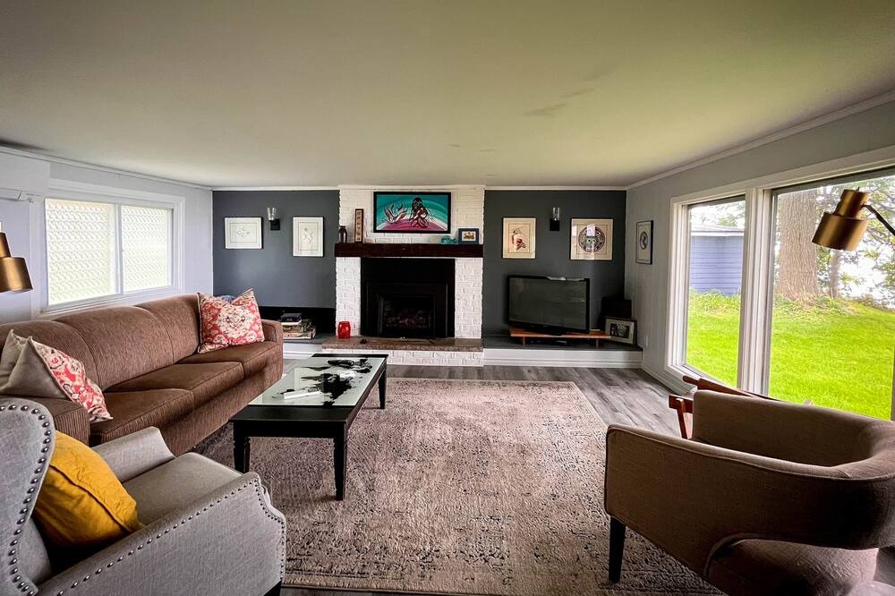 Photo of Livingroom in Milford