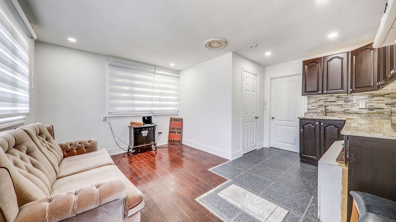 Photo of Livingroom in Fenelon Falls
