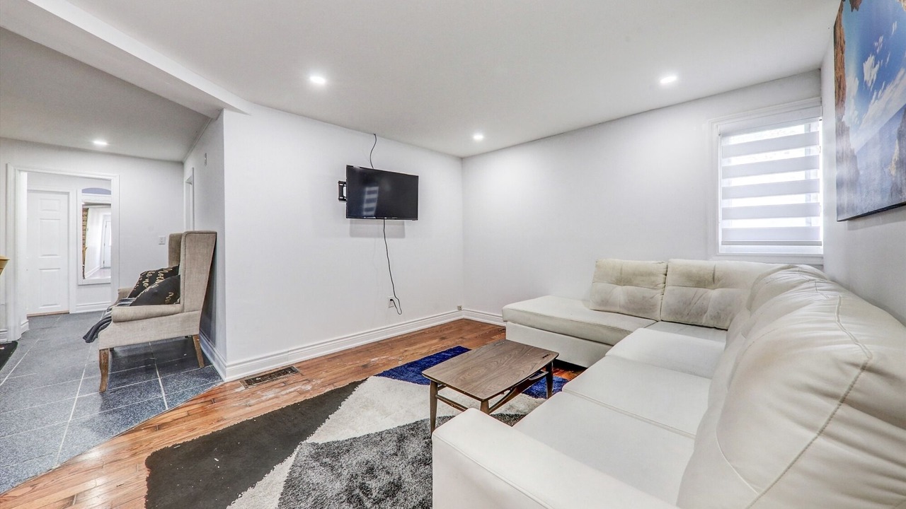 Photo of Livingroom in Fenelon Falls