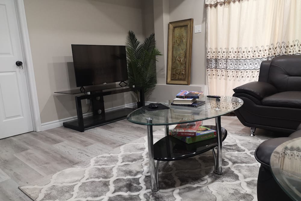 Photo of Livingroom in Hagersville
