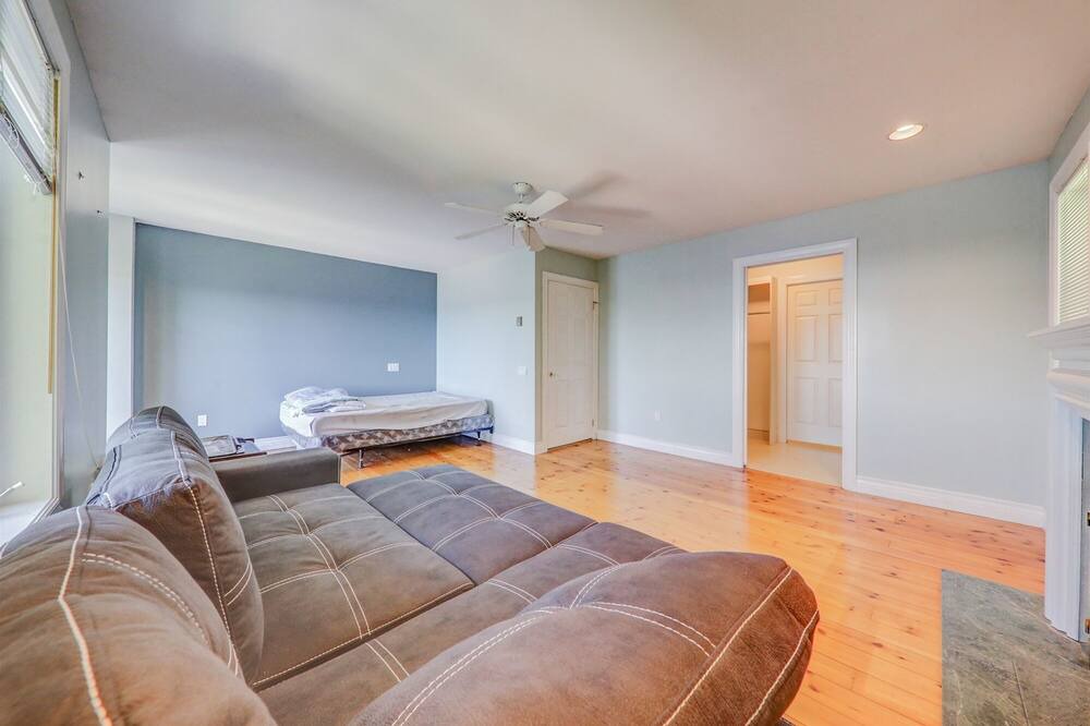 Photo of Livingroom in Rosedale