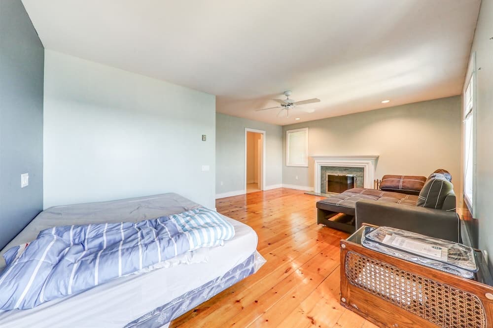 Photo of Bedroom in Rosedale