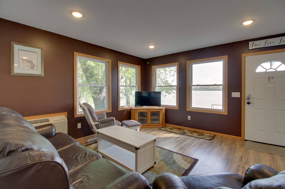 Photo of Livingroom in Watab