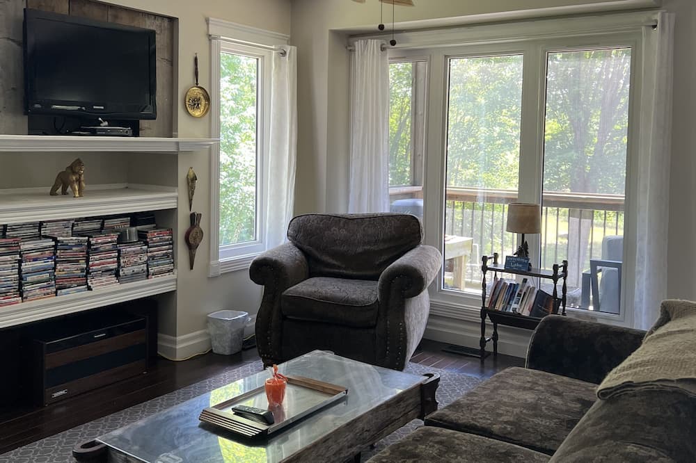 Photo of Livingroom in Magnetawan