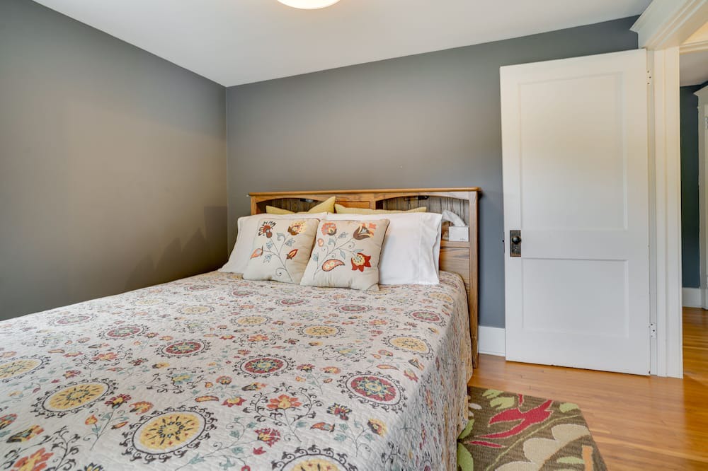 Photo of Bedroom in Lindstrom