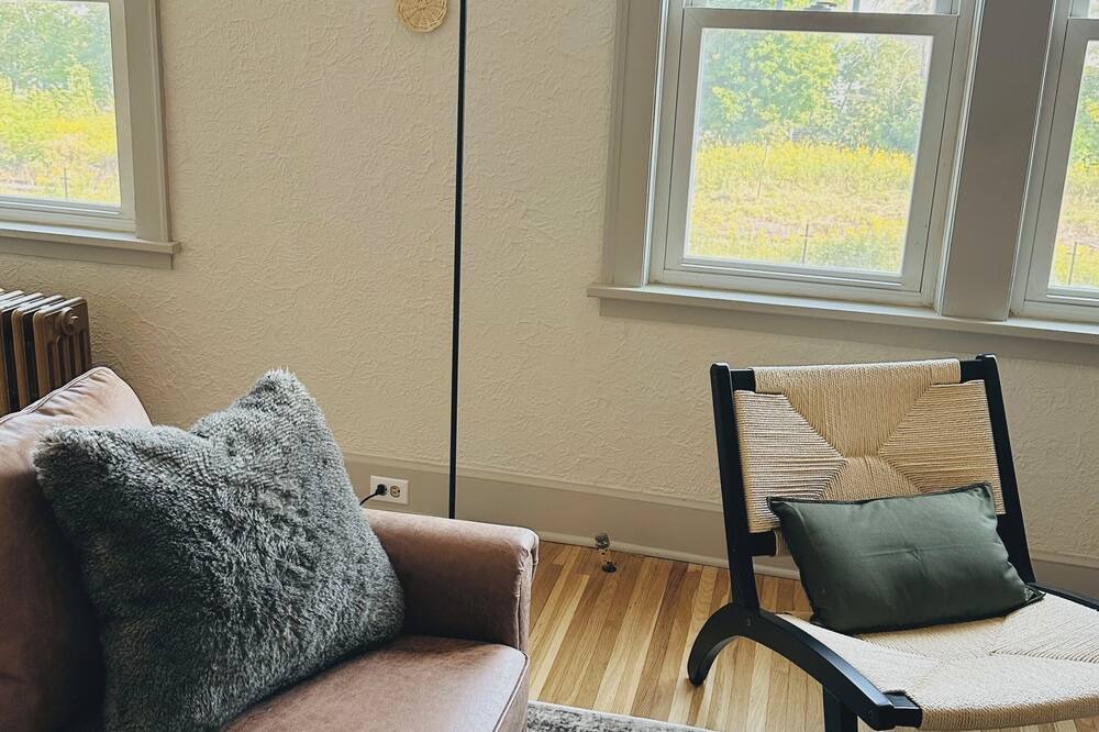 Photo of Livingroom in Lakeside - Lester Park