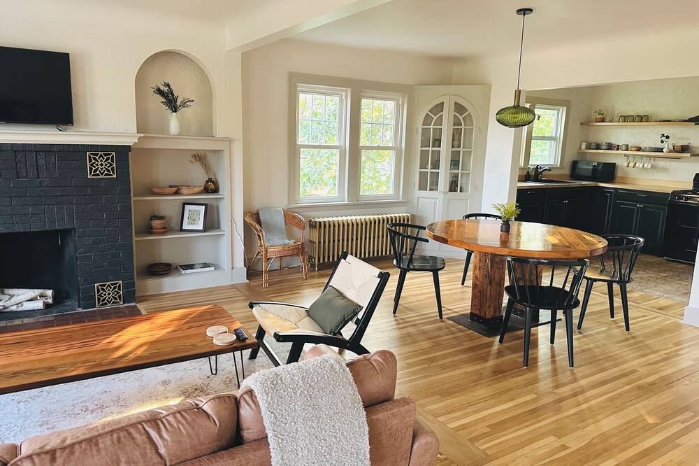 Photo of Livingroom in Lakeside - Lester Park