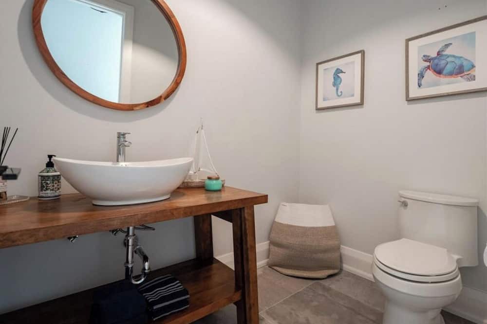 Photo of Bathroom in Wainfleet