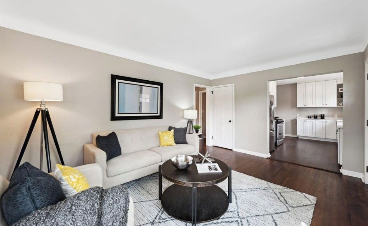 Photo of Livingroom in St. Paul