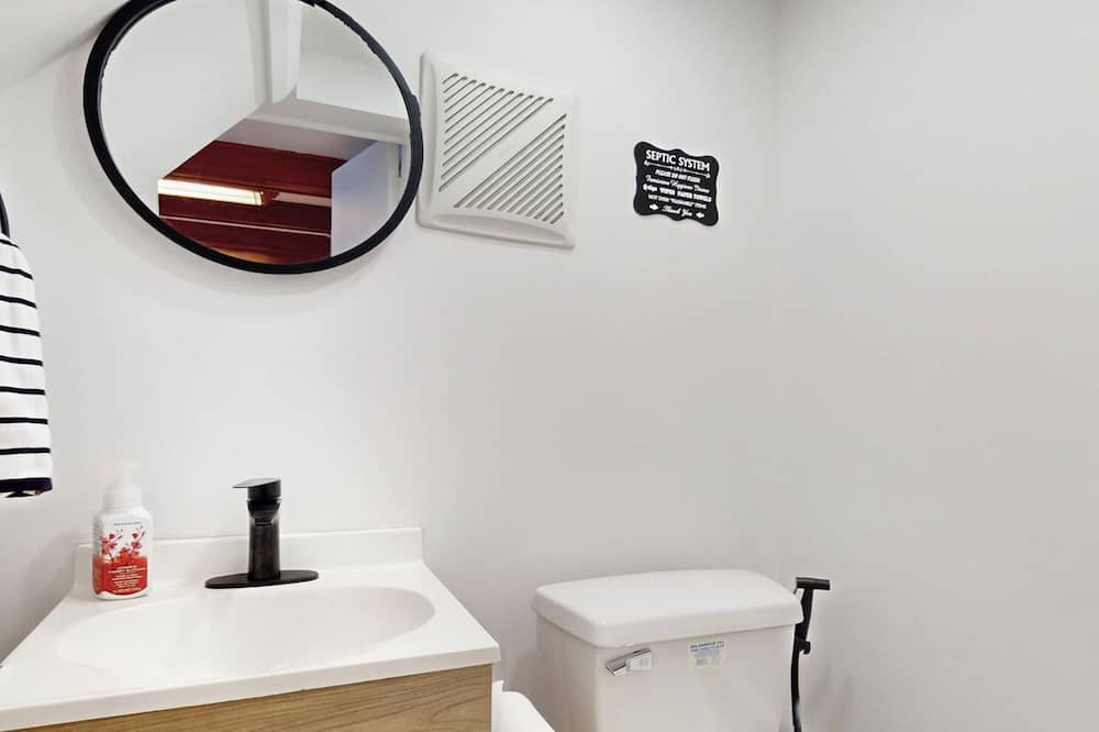 Photo of Bathroom in Roseneath
