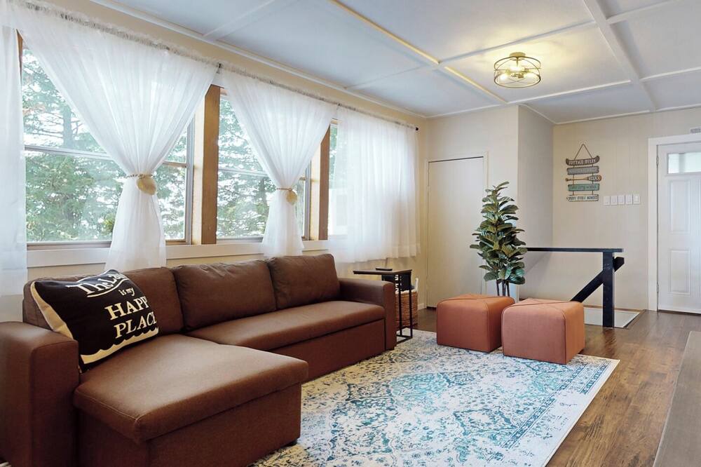 Photo of Livingroom in Roseneath