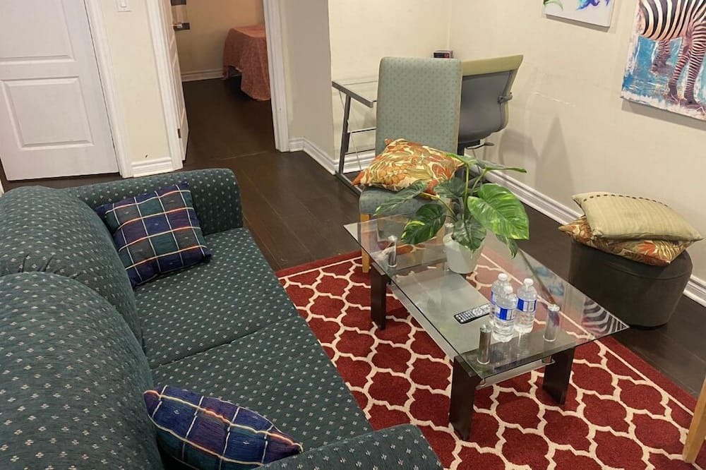 Photo of Livingroom in Meadowvale Village