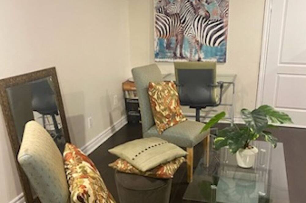 Photo of Livingroom in Meadowvale Village