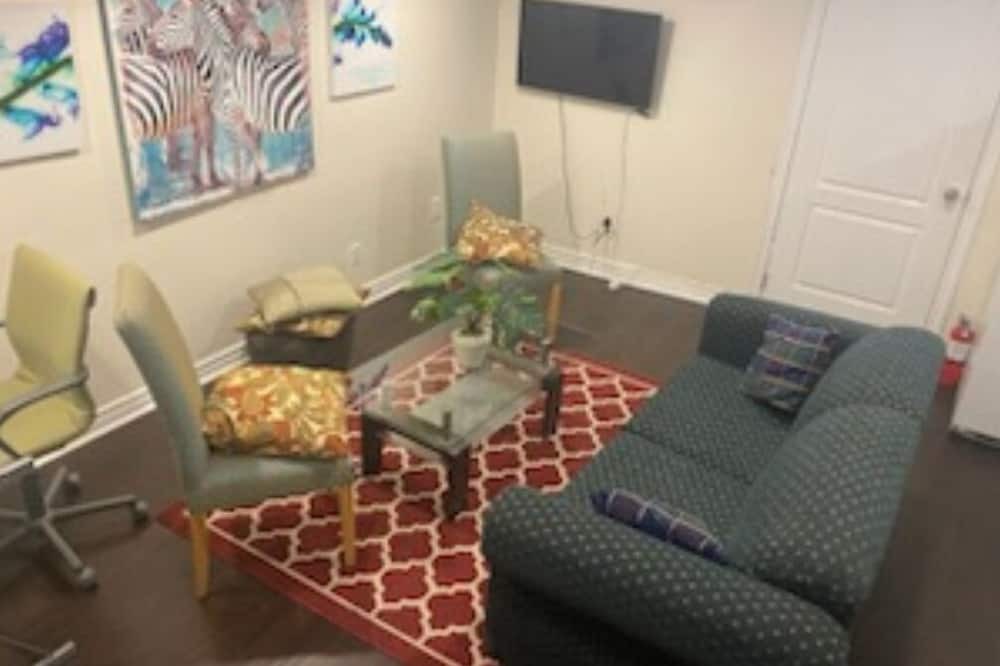 Photo of Livingroom in Meadowvale Village