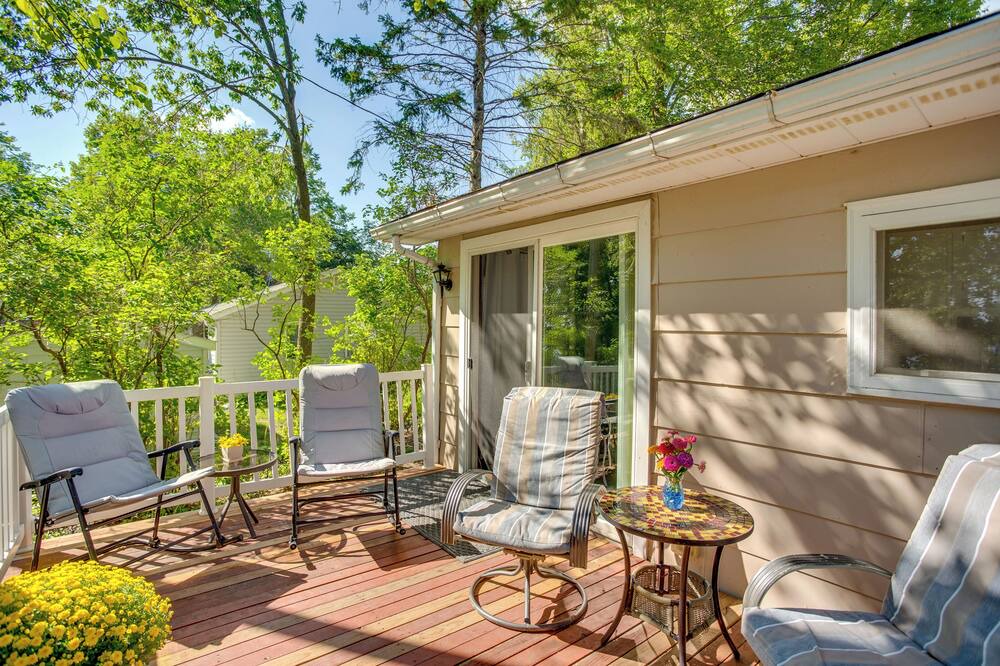 Photo of Outdoor in Maple Lake