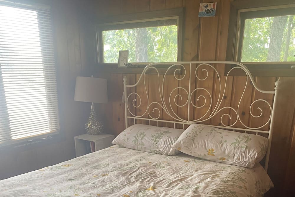 Photo of Bedroom in Pine Brook