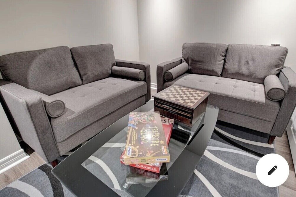 Photo of Livingroom in Meadowvale Village