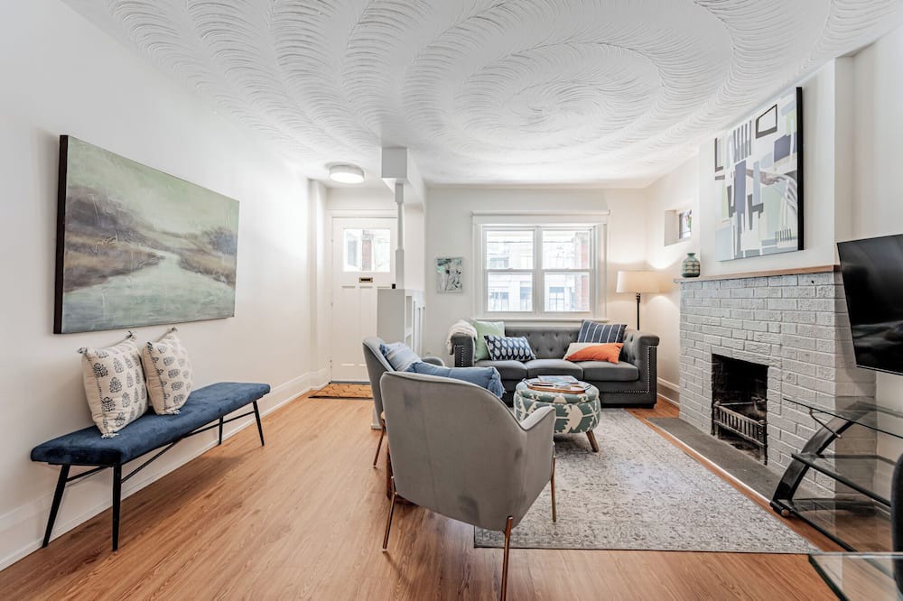 Photo of Livingroom in The Beach Triangle