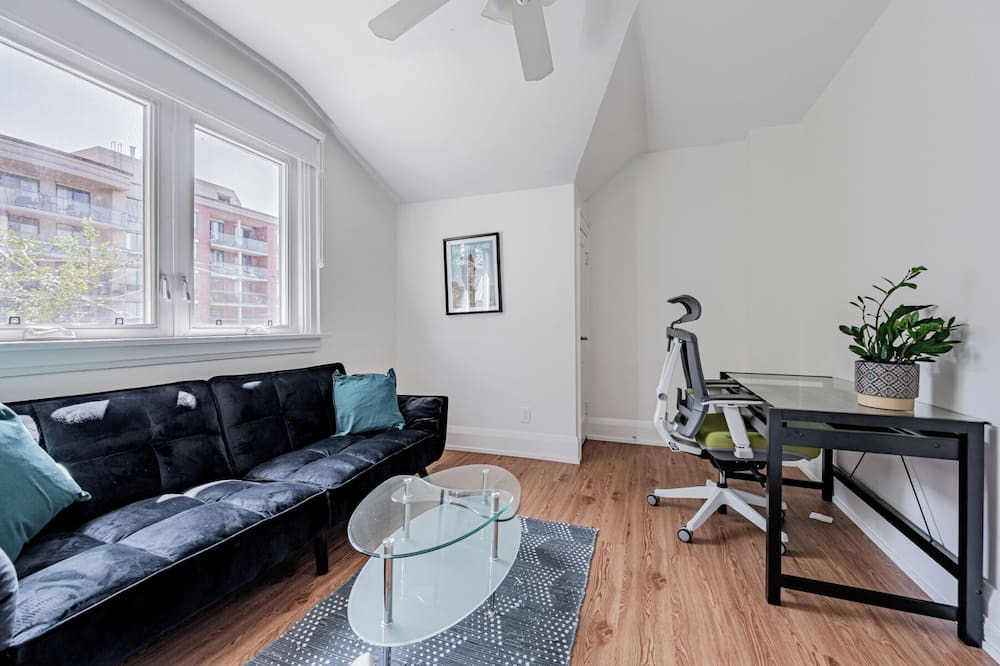Photo of Livingroom in The Beach Triangle