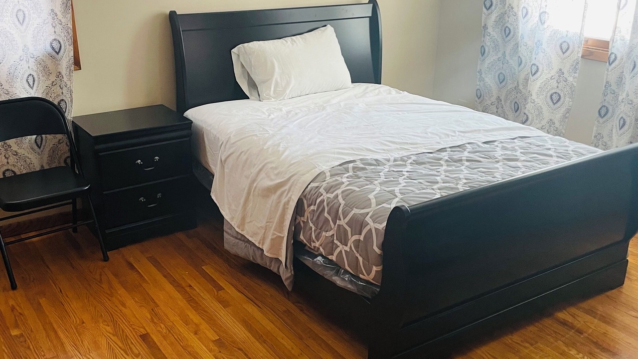 Photo of Bedroom in Burnsville