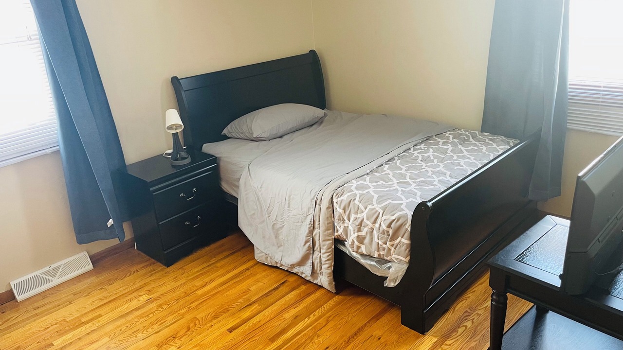 Photo of Bedroom in Burnsville